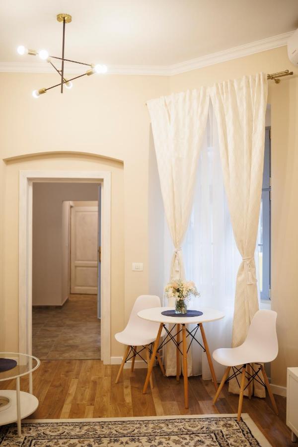 Jolie Flat In The Heart Of The City Тимишоара Екстериор снимка