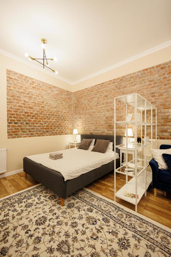 Jolie Flat In The Heart Of The City Тимишоара Екстериор снимка